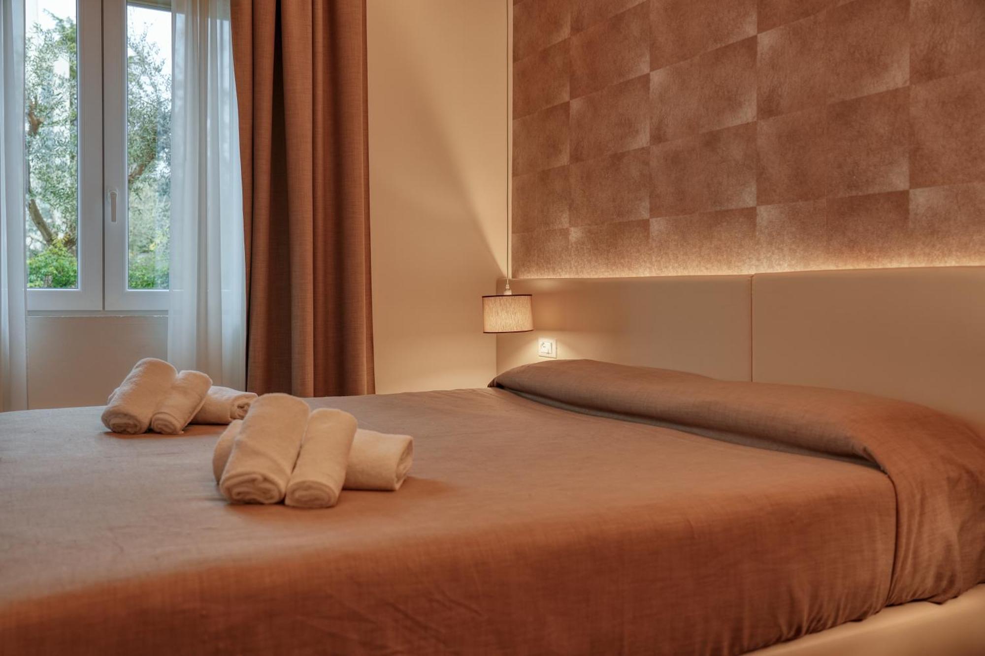 Hotel Palazzo Del Garda & Spa Desenzano del Garda Kültér fotó