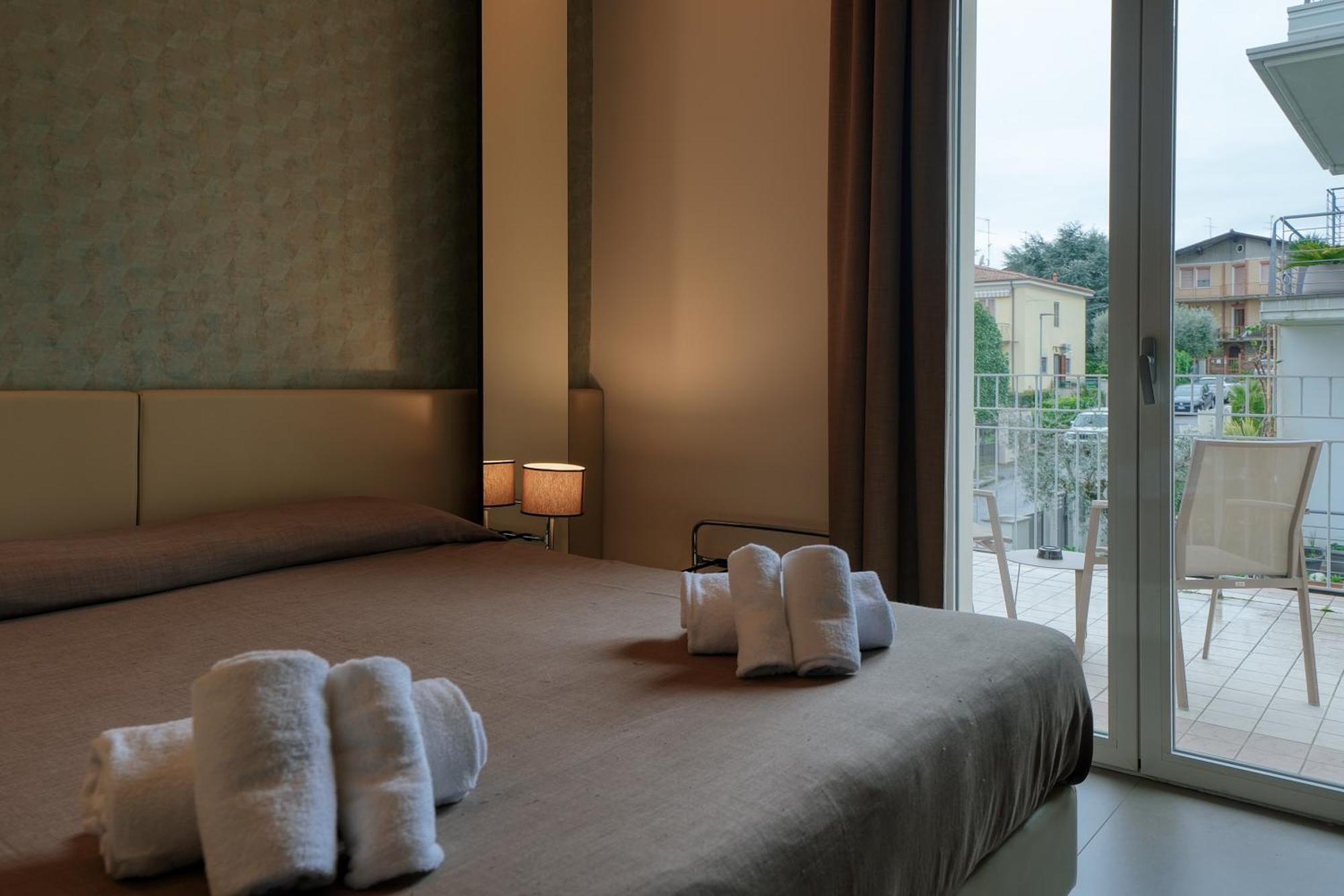 Hotel Palazzo Del Garda & Spa Desenzano del Garda Kültér fotó