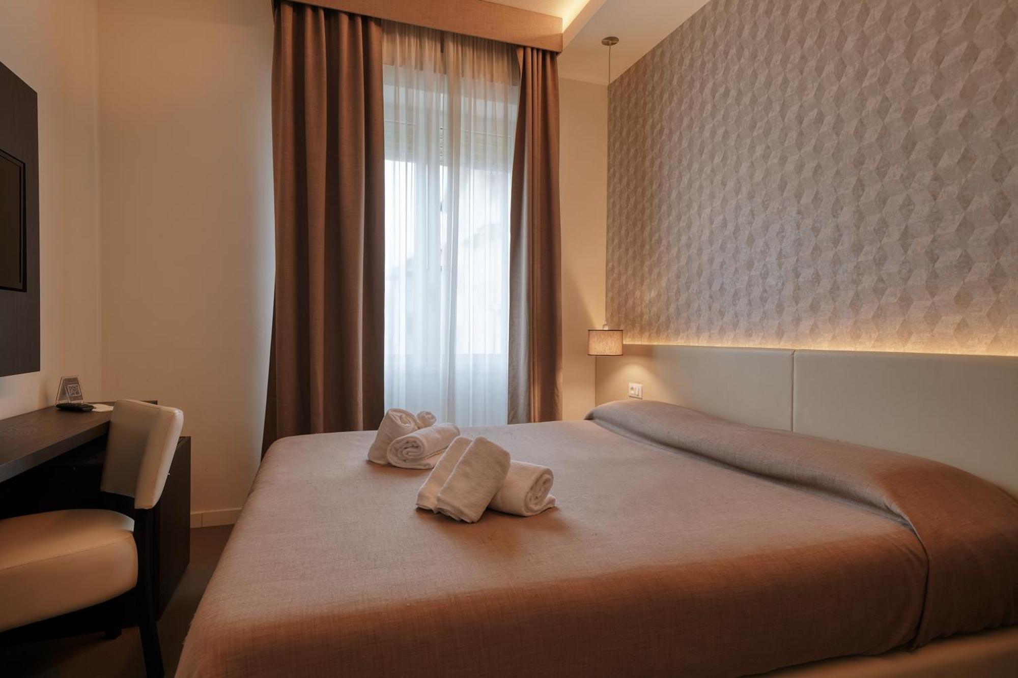Hotel Palazzo Del Garda & Spa Desenzano del Garda Kültér fotó