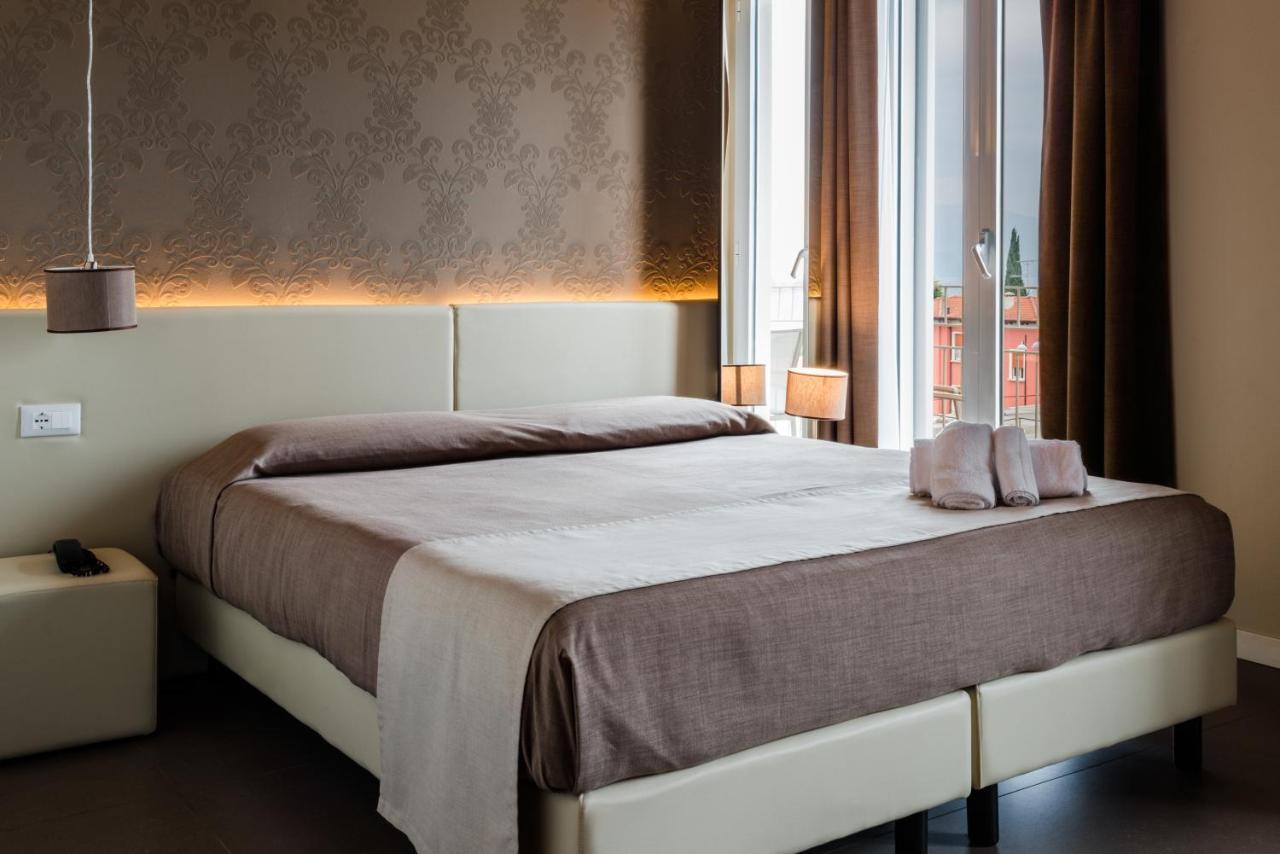 Hotel Palazzo Del Garda & Spa Desenzano del Garda Kültér fotó
