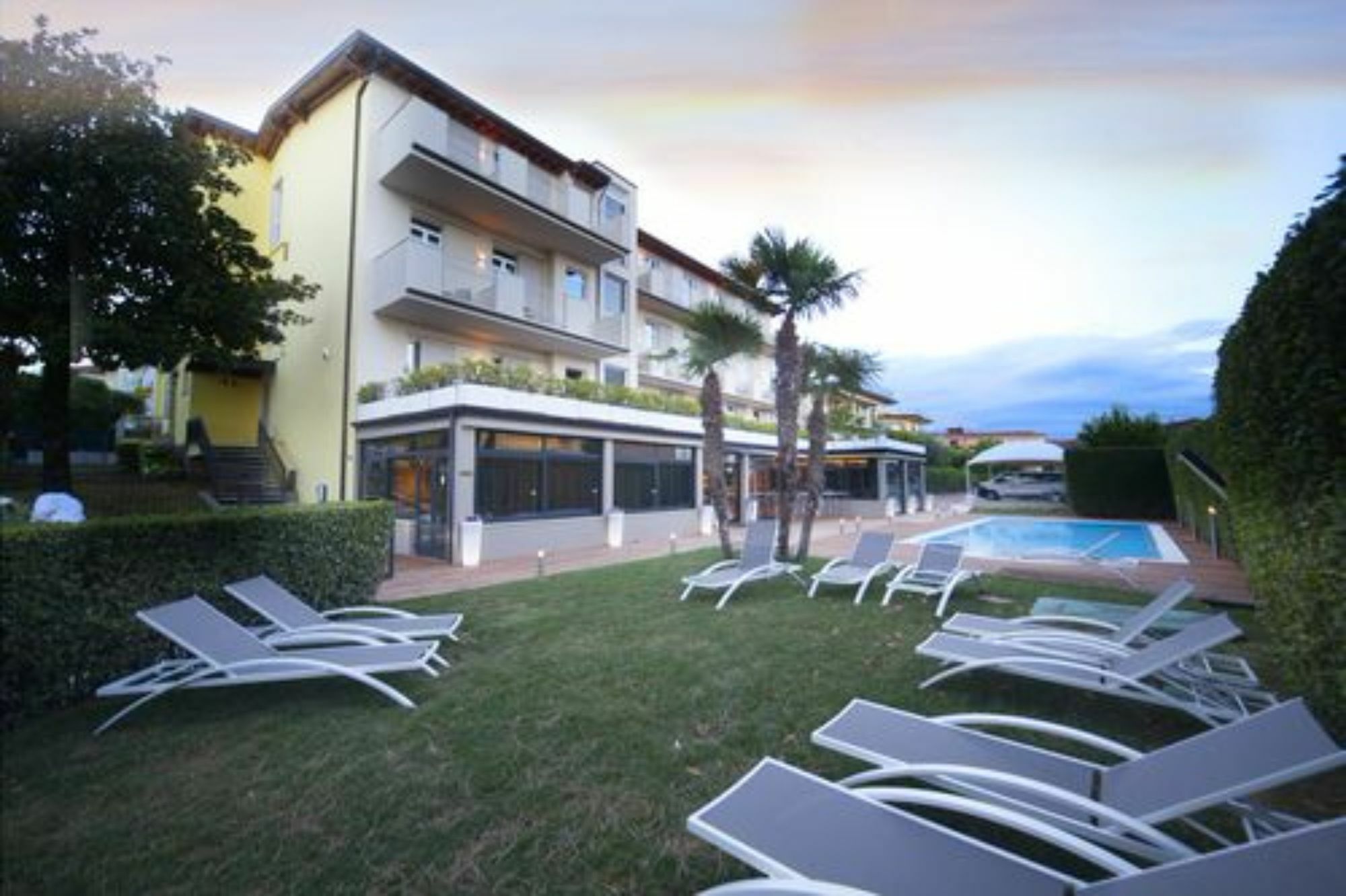 Hotel Palazzo Del Garda & Spa Desenzano del Garda Kültér fotó