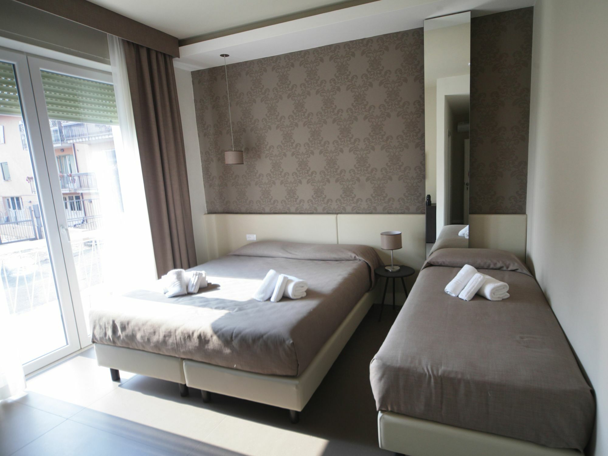 Hotel Palazzo Del Garda & Spa Desenzano del Garda Kültér fotó